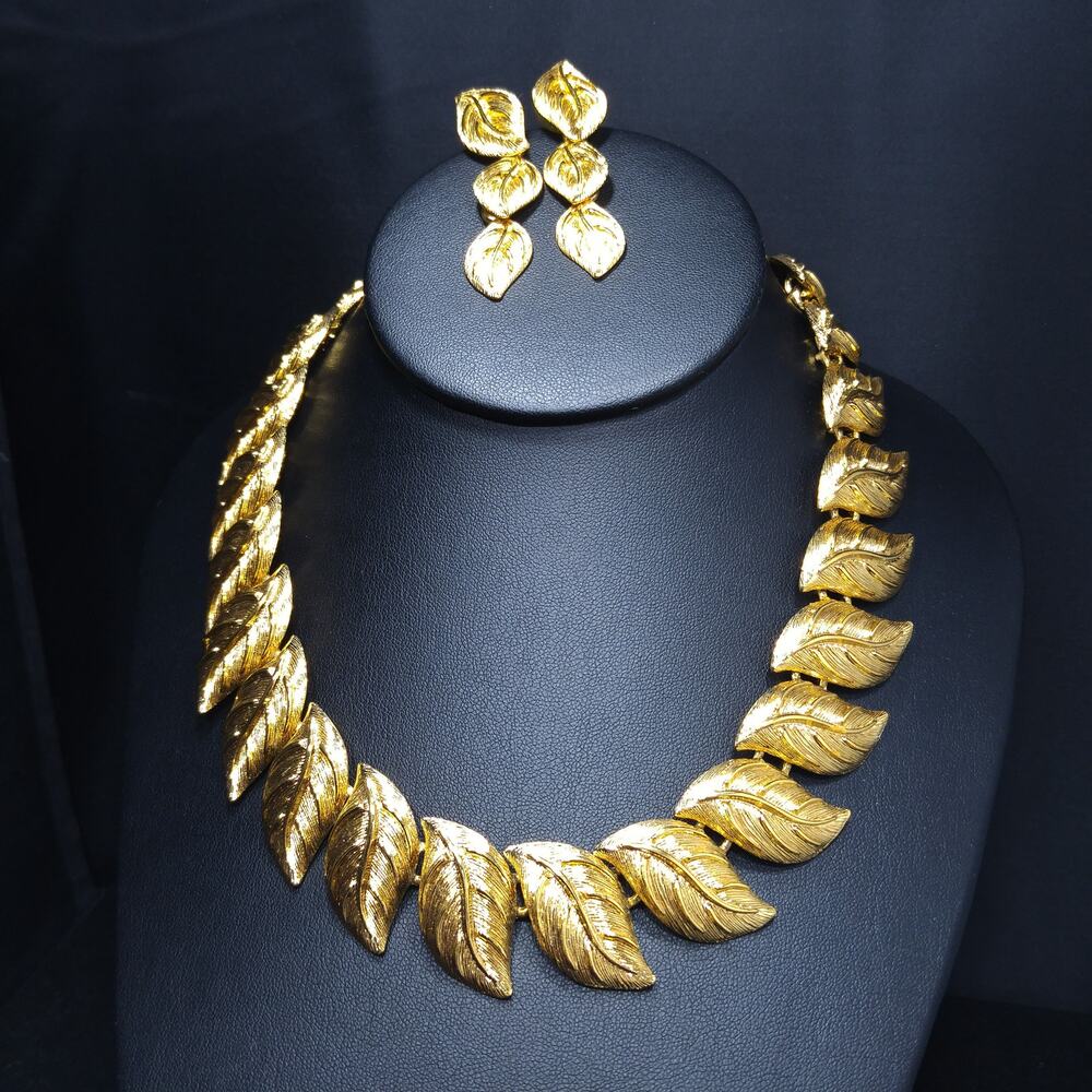 Vintage Napier Gold Leaf Necklace Earrings Set Signed Pat 4774743 - Picture 4 of 10